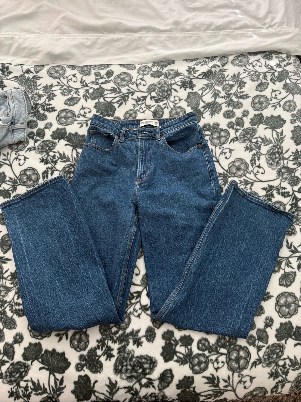 Abercrombie 90s High Rise Relaxed Fit Curve Love